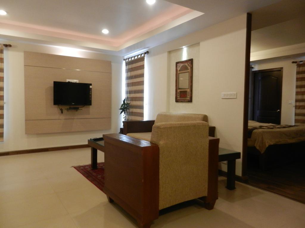 Brunton Heights Executive Suites Bangalore Bagian luar foto