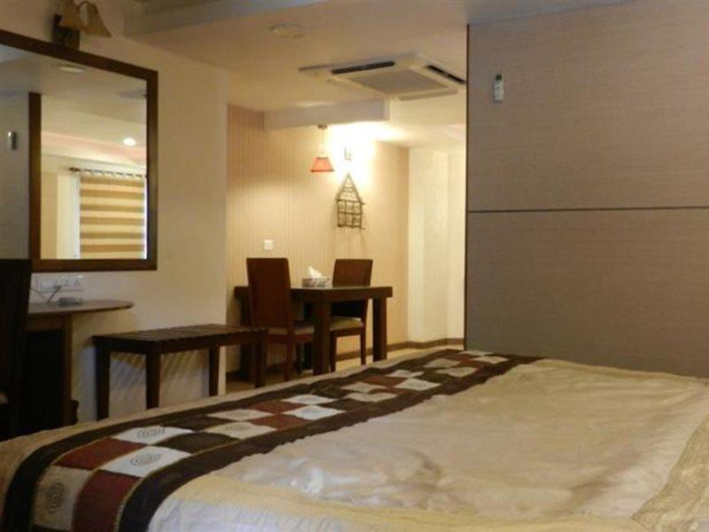 Brunton Heights Executive Suites Bangalore Bagian luar foto