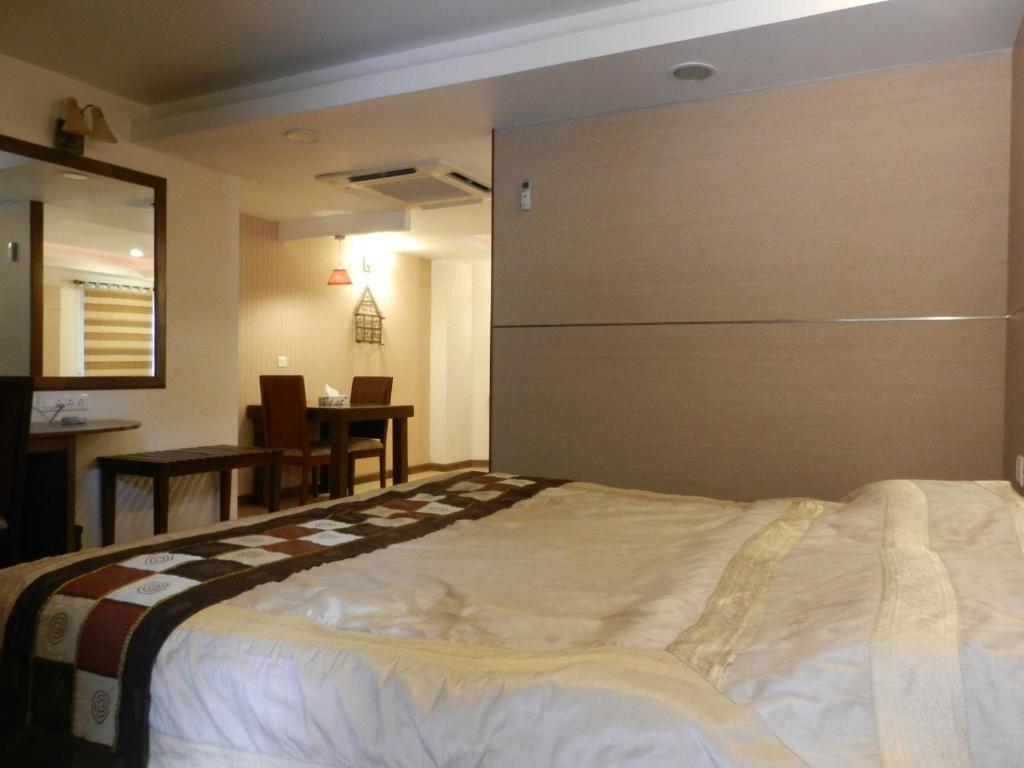 Brunton Heights Executive Suites Bangalore Bagian luar foto
