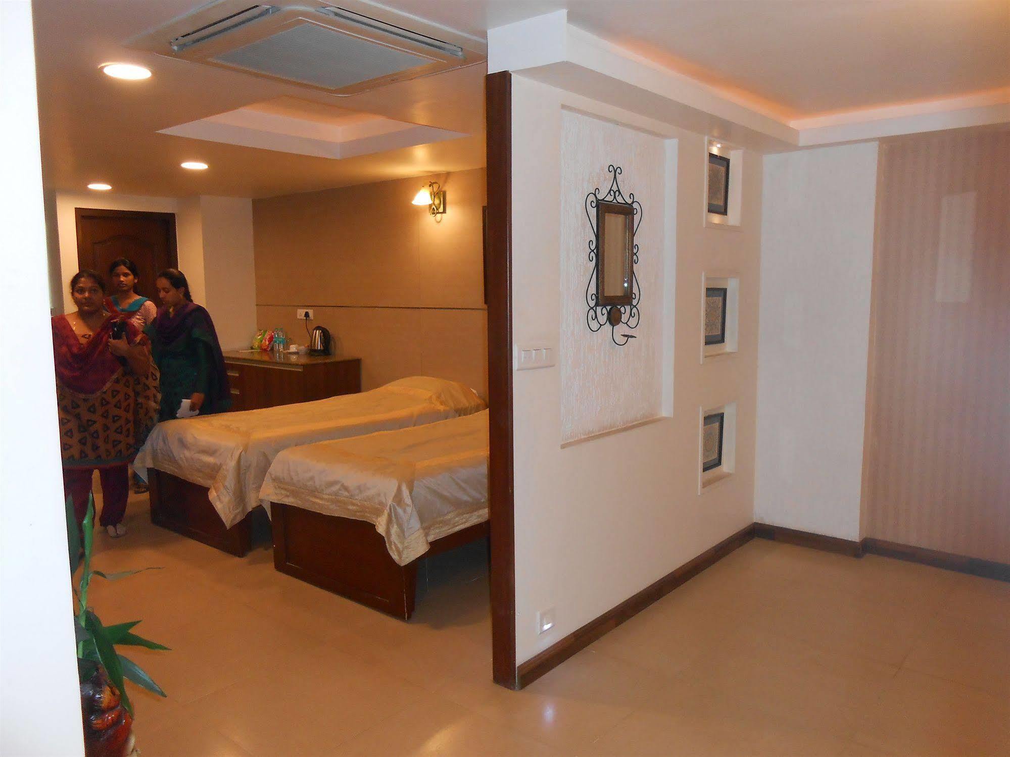 Brunton Heights Executive Suites Bangalore Bagian luar foto