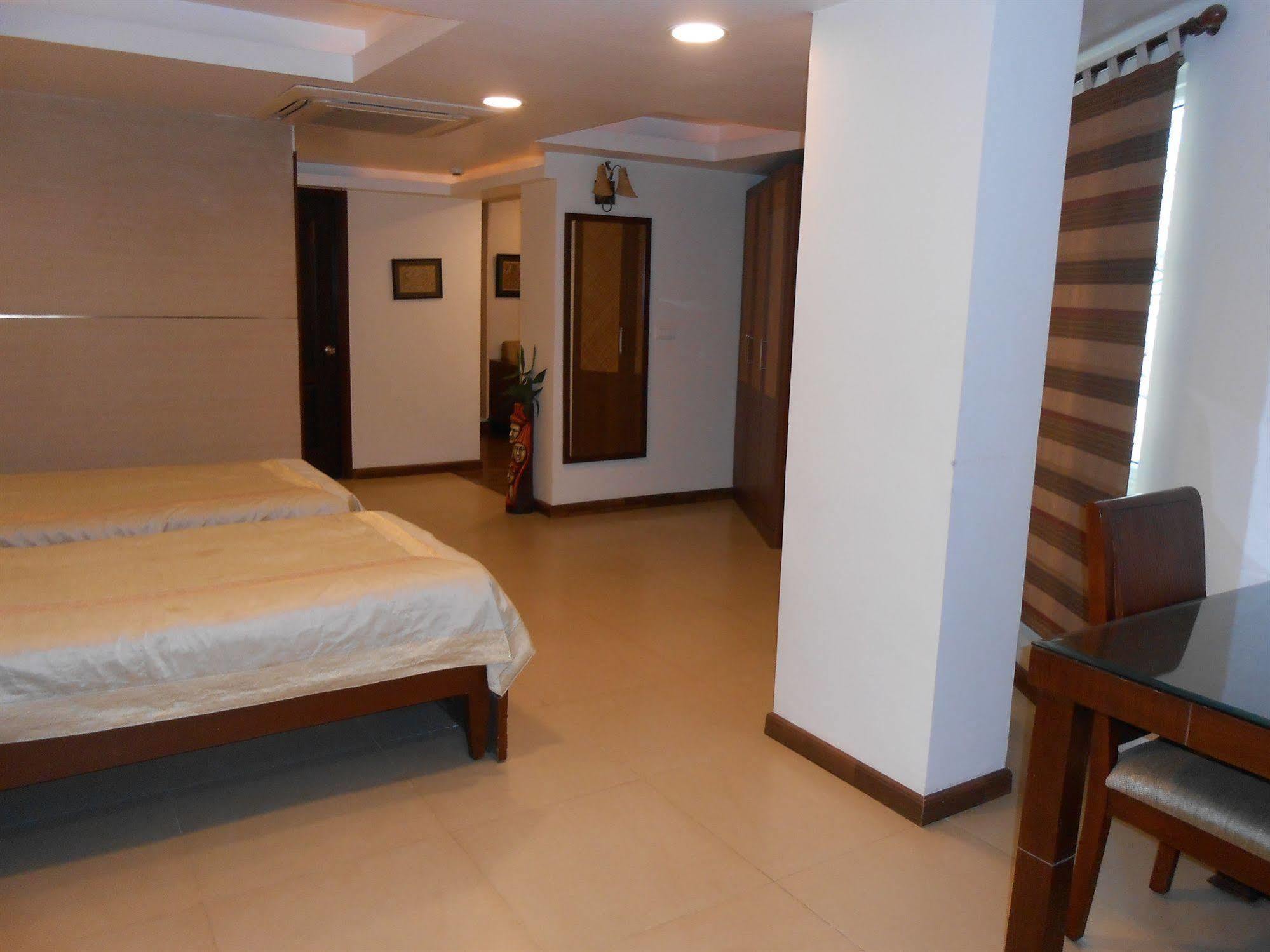 Brunton Heights Executive Suites Bangalore Bagian luar foto